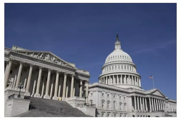 Amerikanskij senator zametil neobychnuju detal v golosovanii za pomoshh kievu ced3357.jpg