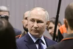Putin razreshil sovershat sdelki s akcijami renessans strahovanija i ozon 9bf193f.jpg