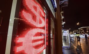 Kurs dollara opustilsja nizhe 97 rublej a939d35.jpg
